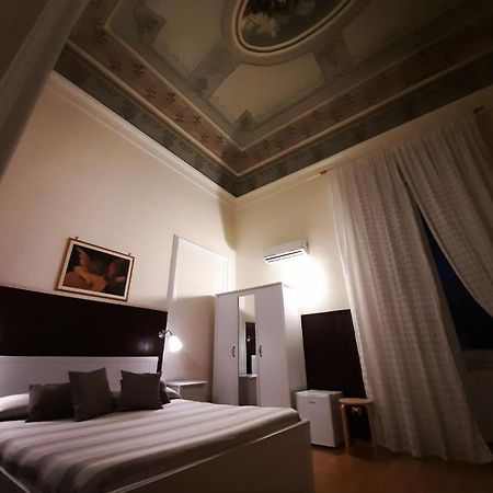 Dimora Novecento Bed & Breakfast Catania Bagian luar foto